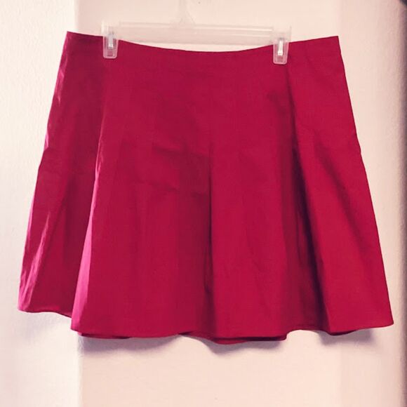 G by Guess Circle Pleated Skater Skirt in Magenta size 32 - Picture 7 of 7